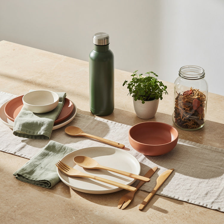 Kitchen & Dining